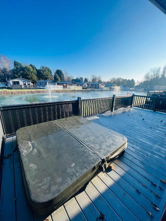 Loki's Retreat With Hot Tub Holiday home *