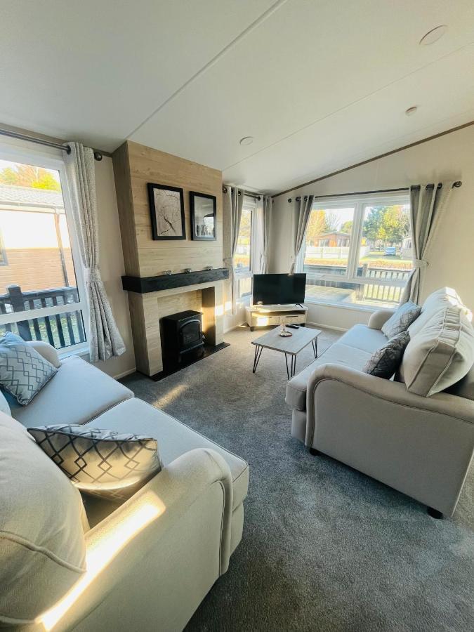 Loki's Retreat With Hot Tub Holiday home *